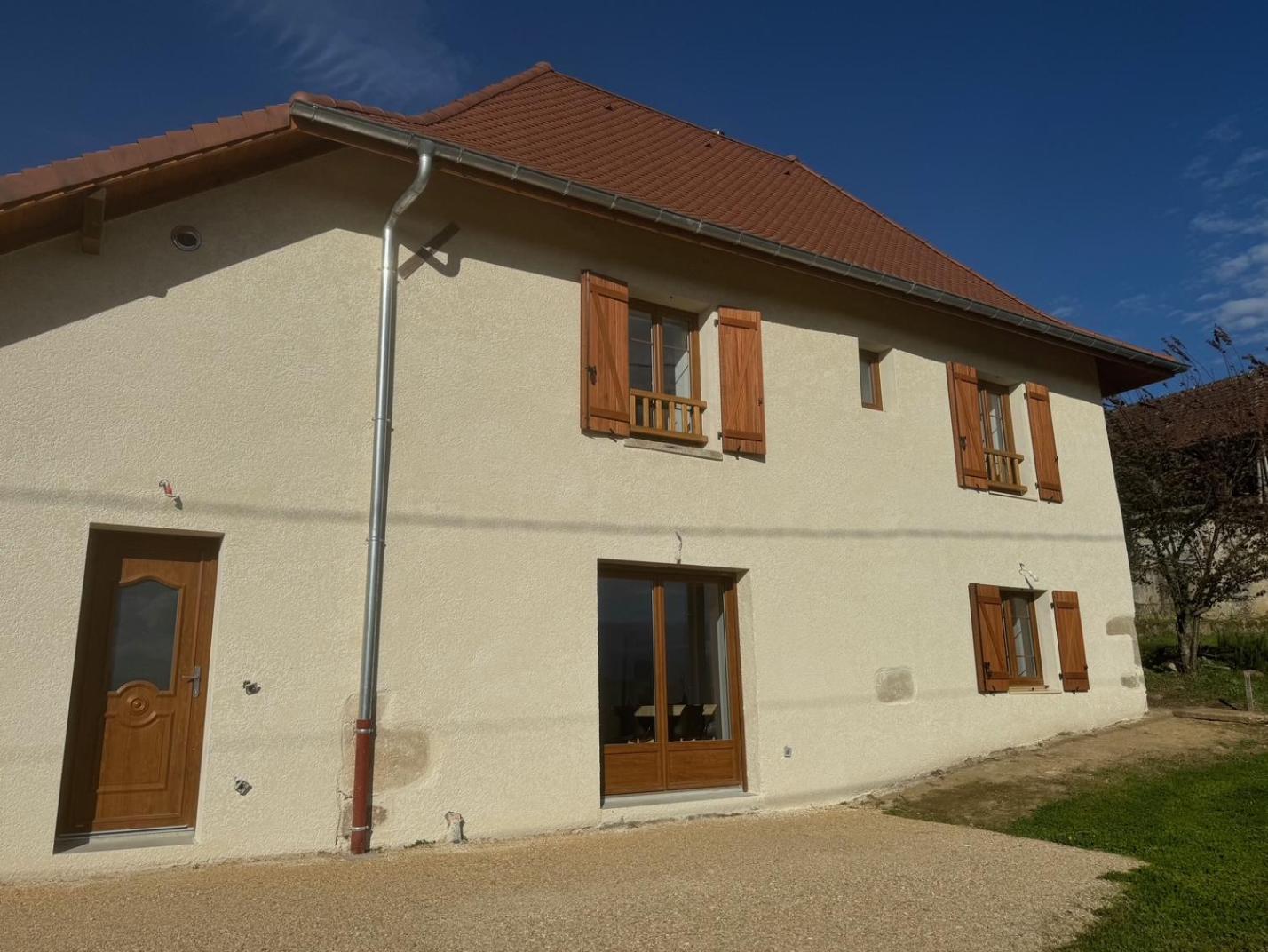 Maison Leonora Saint-Genix-sur-Guiers Exteriör bild