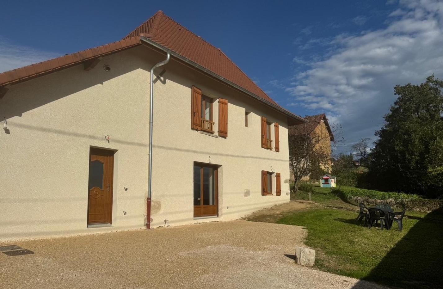 Maison Leonora Saint-Genix-sur-Guiers Exteriör bild