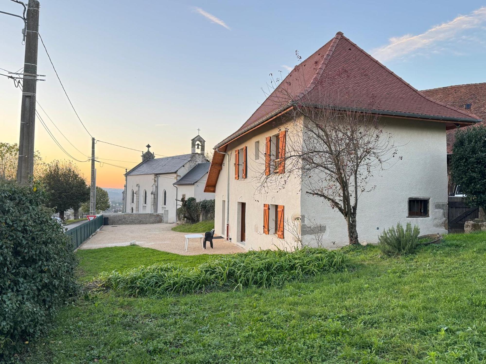 Maison Leonora Saint-Genix-sur-Guiers Exteriör bild